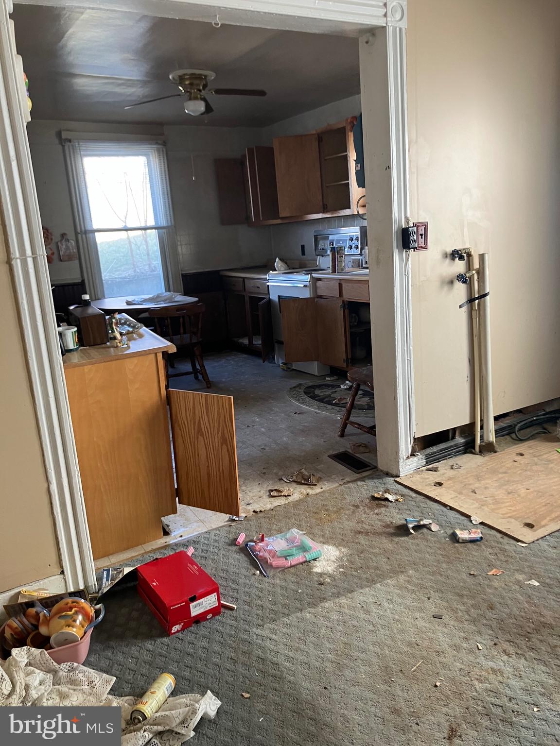 805 East B Street Brunswick, MD 21716 - Photo 15 of 31 a view of a room with gym equipment