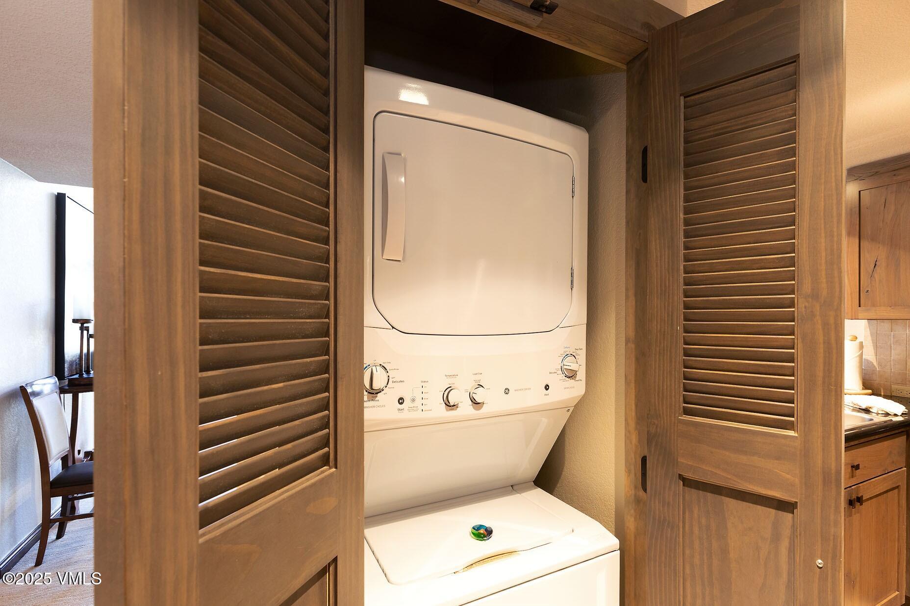 210 Offerson Road, Unit 3044 Beaver Creek, CO 81620 - Photo 7 of 21 a bathroom with a toilet and a shower