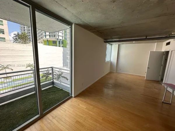 $2,375 | 690 Southwest 1st Court, Unit 1128, Miami, FL 33130