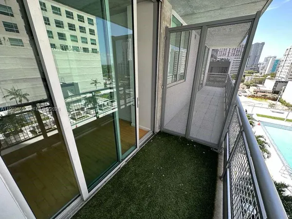 $2,375 | 690 Southwest 1st Court, Unit 1128, Miami, FL 33130