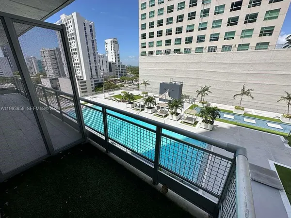 $2,375 | 690 Southwest 1st Court, Unit 1128, Miami, FL 33130