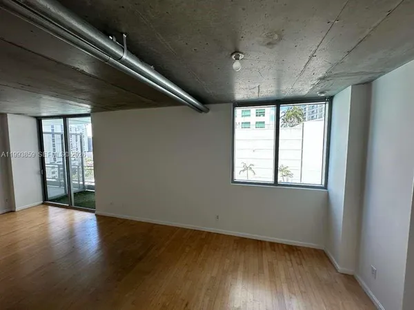 $2,375 | 690 Southwest 1st Court, Unit 1128, Miami, FL 33130