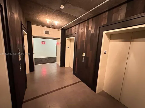 $2,375 | 690 Southwest 1st Court, Unit 1128, Miami, FL 33130