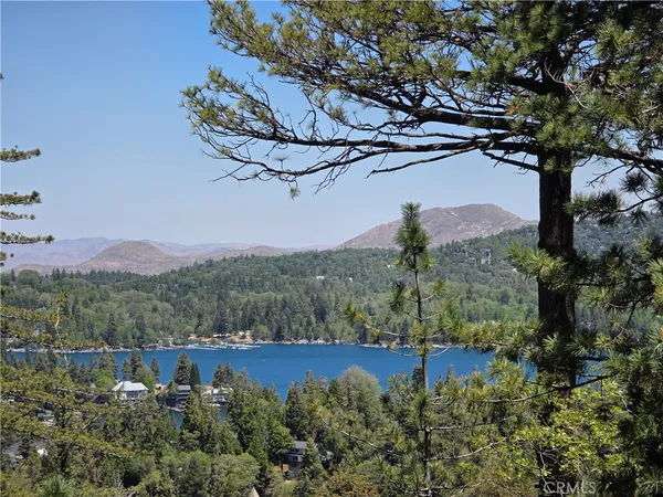 $699,000 | 551 Raccoon Lane, Lake Arrowhead, CA 92352
