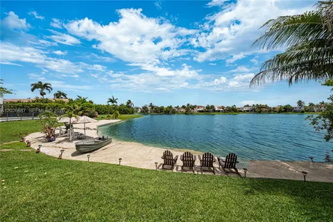 $899,000 | 18451 Northwest 13th Street, Pembroke Pines, FL 33029