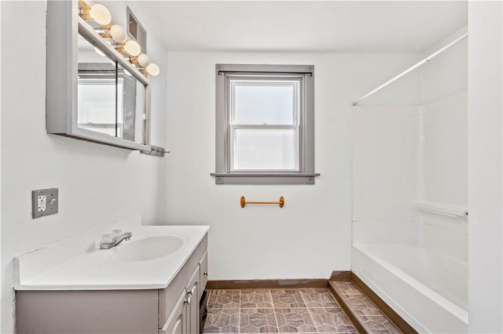 398 Elm Road Ambridge, PA 15003 - Photo 17 of 25 Gallery Image 17