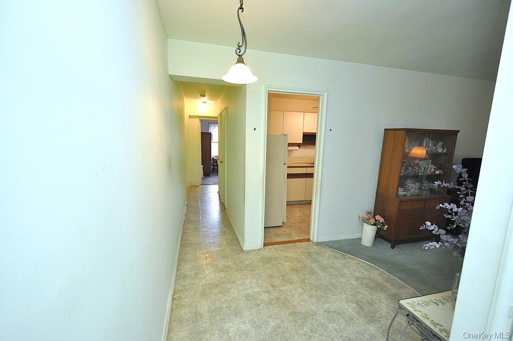 682 Tuckahoe Road, Unit 5H Yonkers, NY 10710 - Photo 21 of 24 en view interior of the house