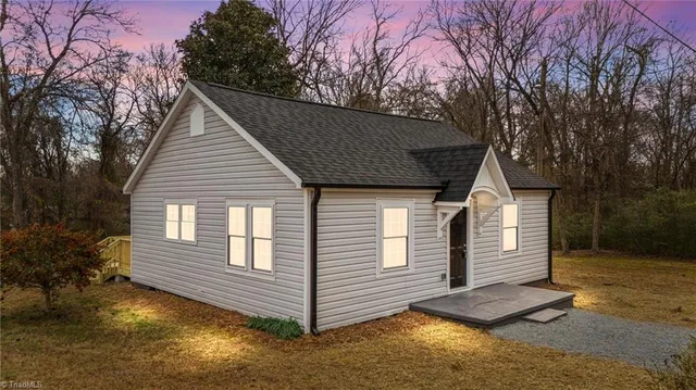 $179,900 | 100 Carr Street, Thomasville, NC 27360