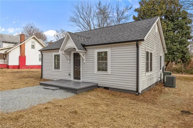 $179,900 | 100 Carr Street, Thomasville, NC 27360