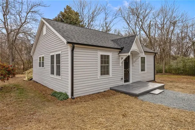 $179,900 | 100 Carr Street, Thomasville, NC 27360