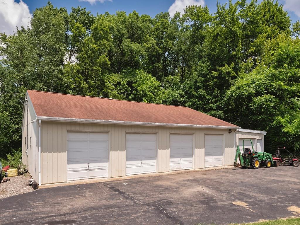 165 Monks Road Saxonburg, PA 16056 - Photo 3 of 34 Gallery Image 3