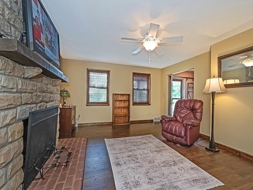 165 Monks Road Saxonburg, PA 16056 - Photo 8 of 34 Gallery Image 8