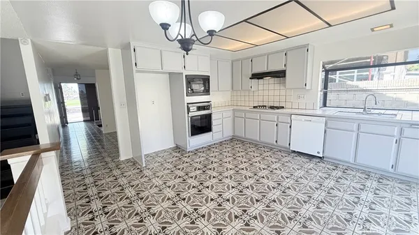 $5,250 | 46 Christamon West, Irvine, CA 92620