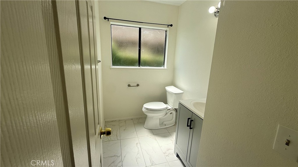 46 Christamon West Irvine, CA 92620 - Photo 22 of 63 Downstairs bathroom