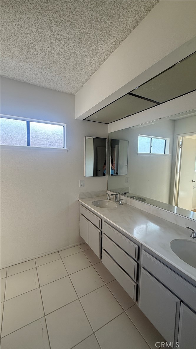 46 Christamon West Irvine, CA 92620 - Photo 34 of 63 Master bathroom