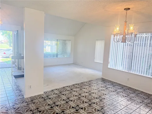 $5,800 | 46 Christamon West, Irvine, CA 92620