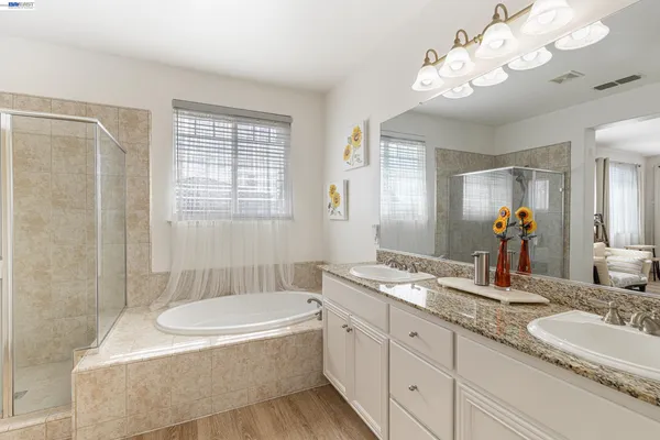 $944,000 | 228 West Heritage Drive, Mountain House, CA 95391