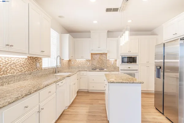 $944,000 | 228 West Heritage Drive, Mountain House, CA 95391