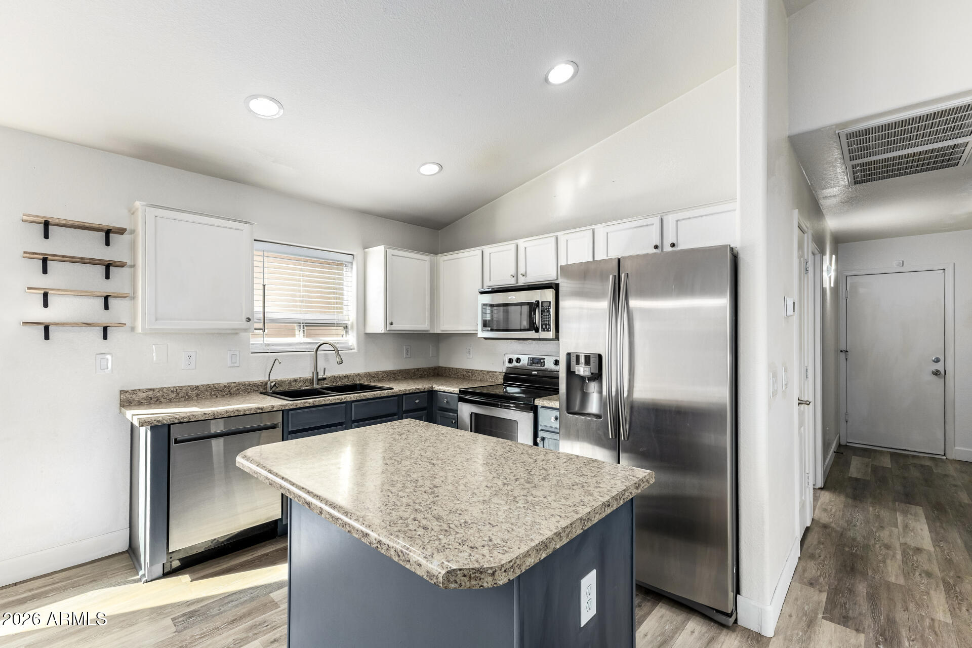 4199 East Citrine Road San Tan Valley, AZ 85143 - Photo 11 of 34 11 - Citrine