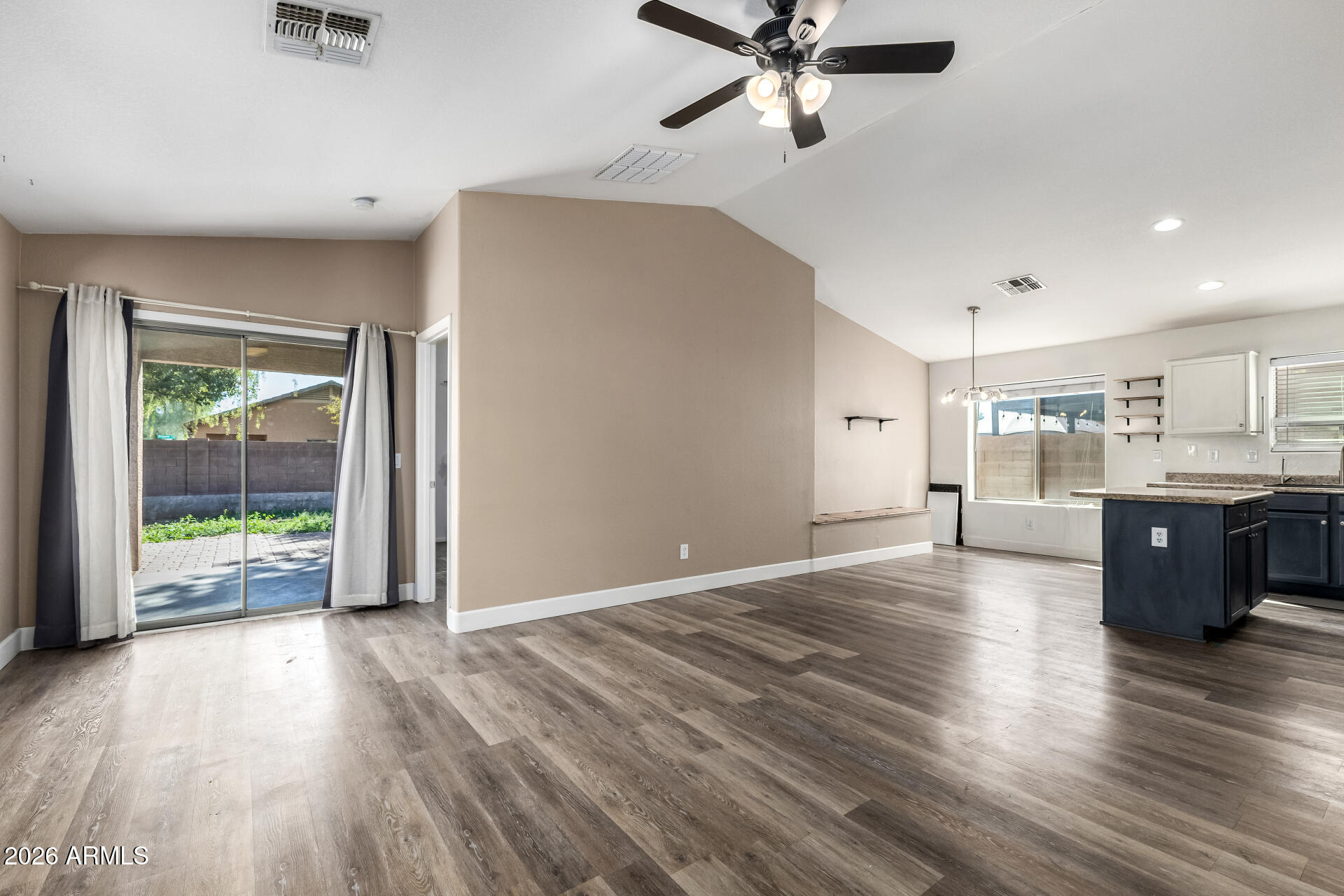 4199 East Citrine Road San Tan Valley, AZ 85143 - Photo 5 of 34 5 - Citrine