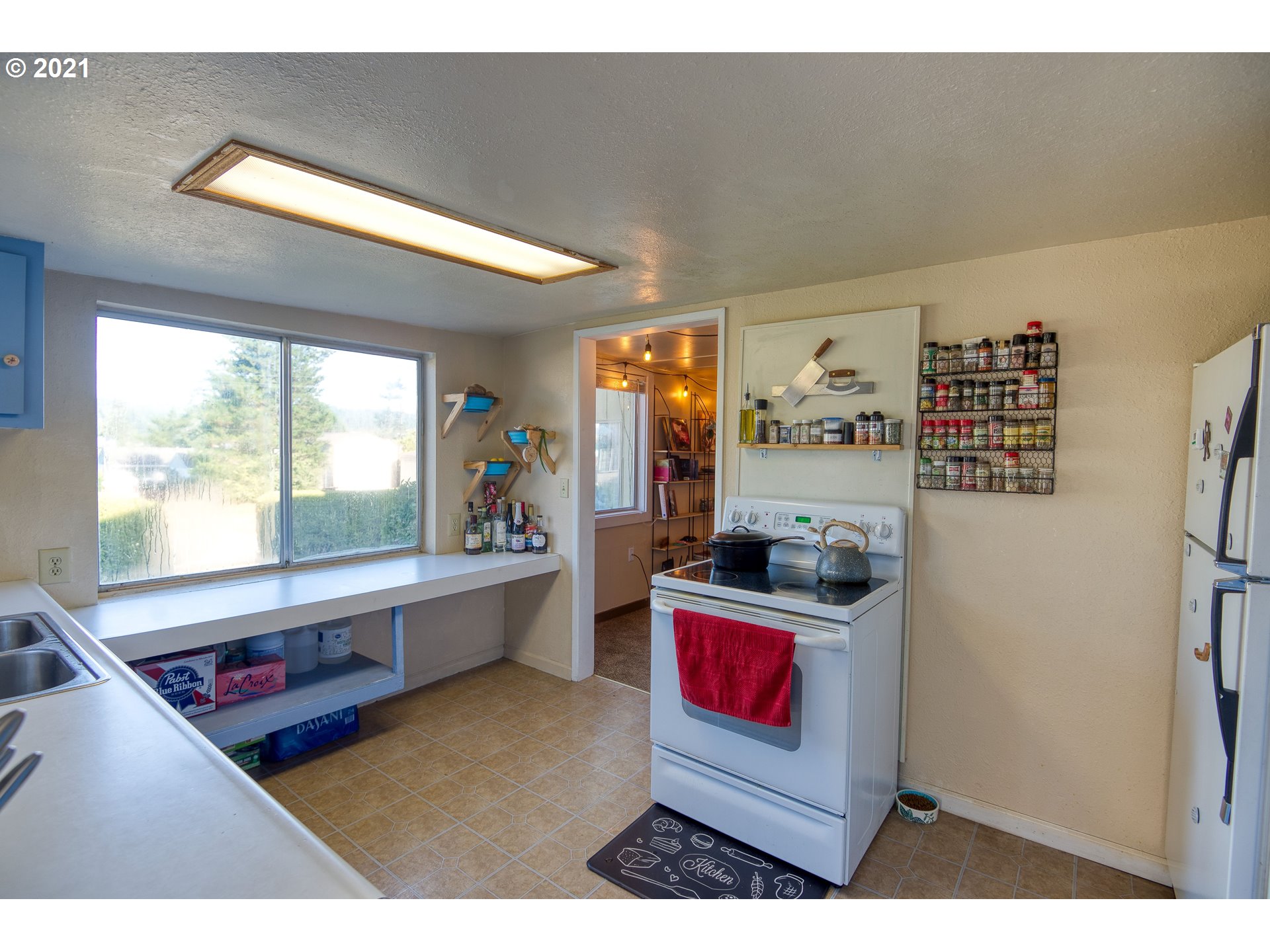 63665 Andrews Road Coos Bay, OR 97420 - Photo 11 of 32 Gallery Image 11