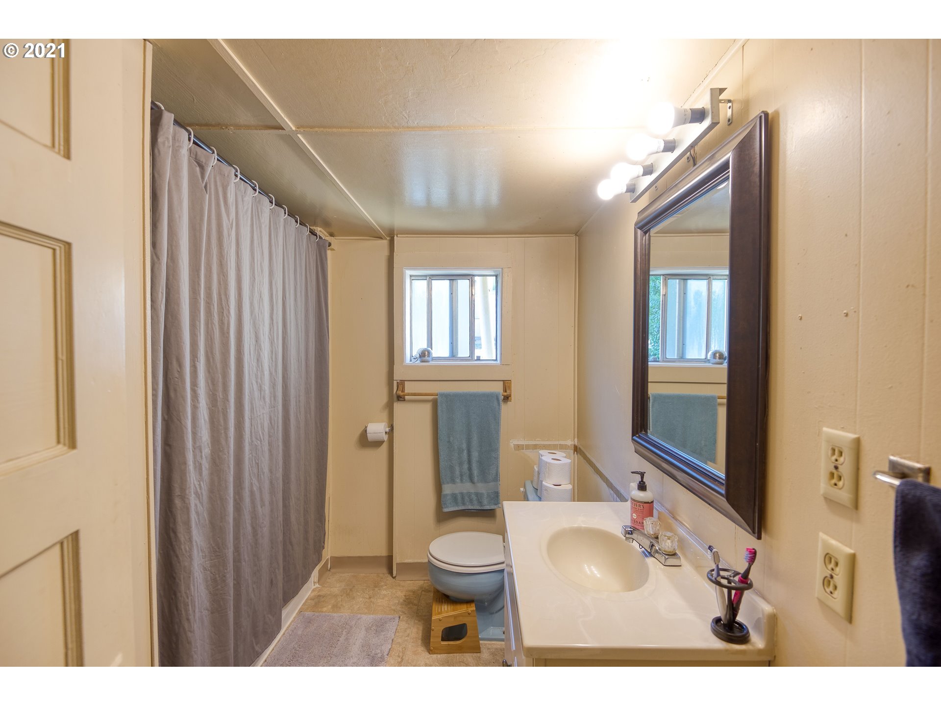 63665 Andrews Road Coos Bay, OR 97420 - Photo 16 of 32 Gallery Image 16