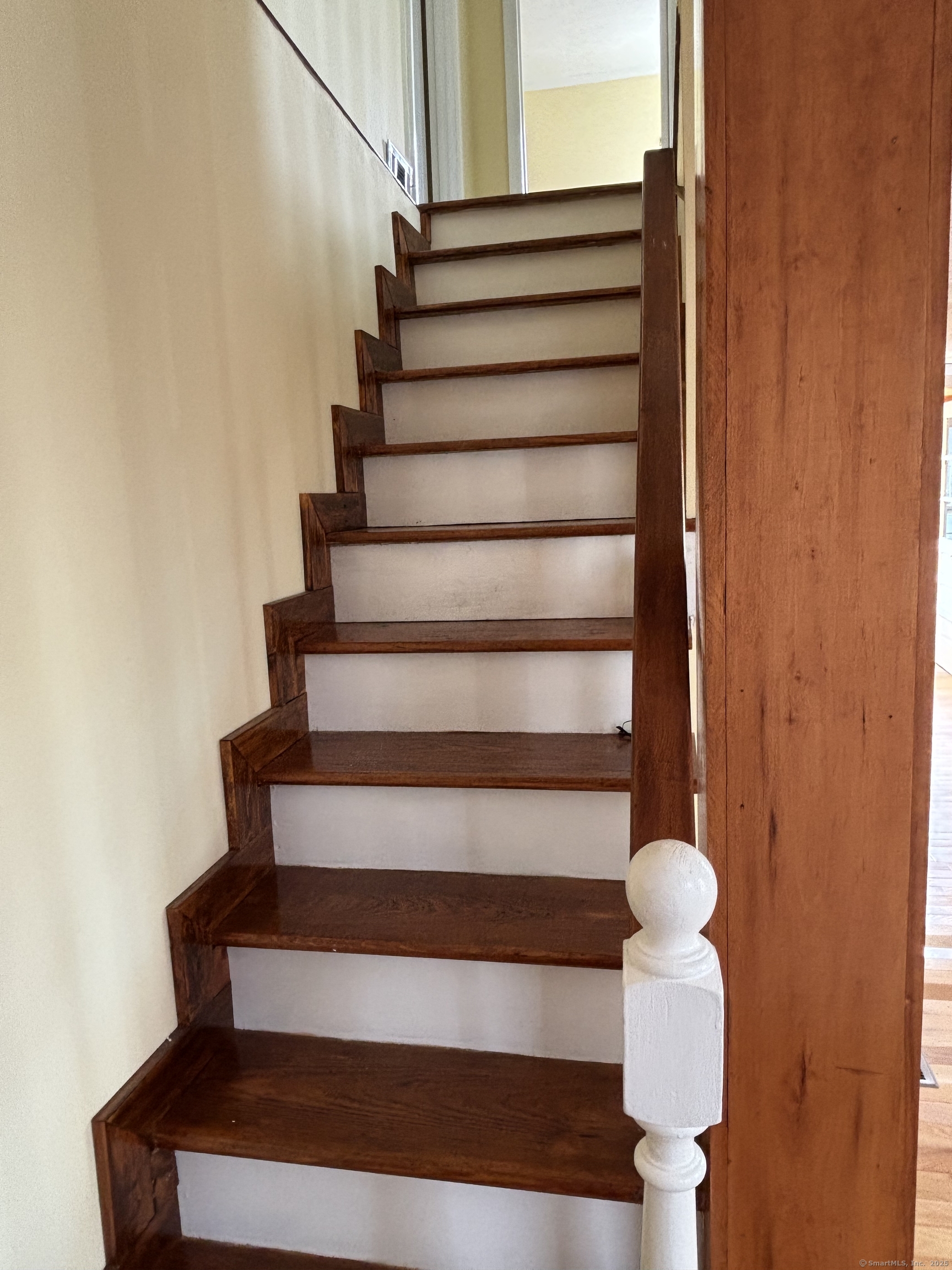 15 Harding Avenue Stratford, CT 06615 - Photo 20 of 38 a view of entryway