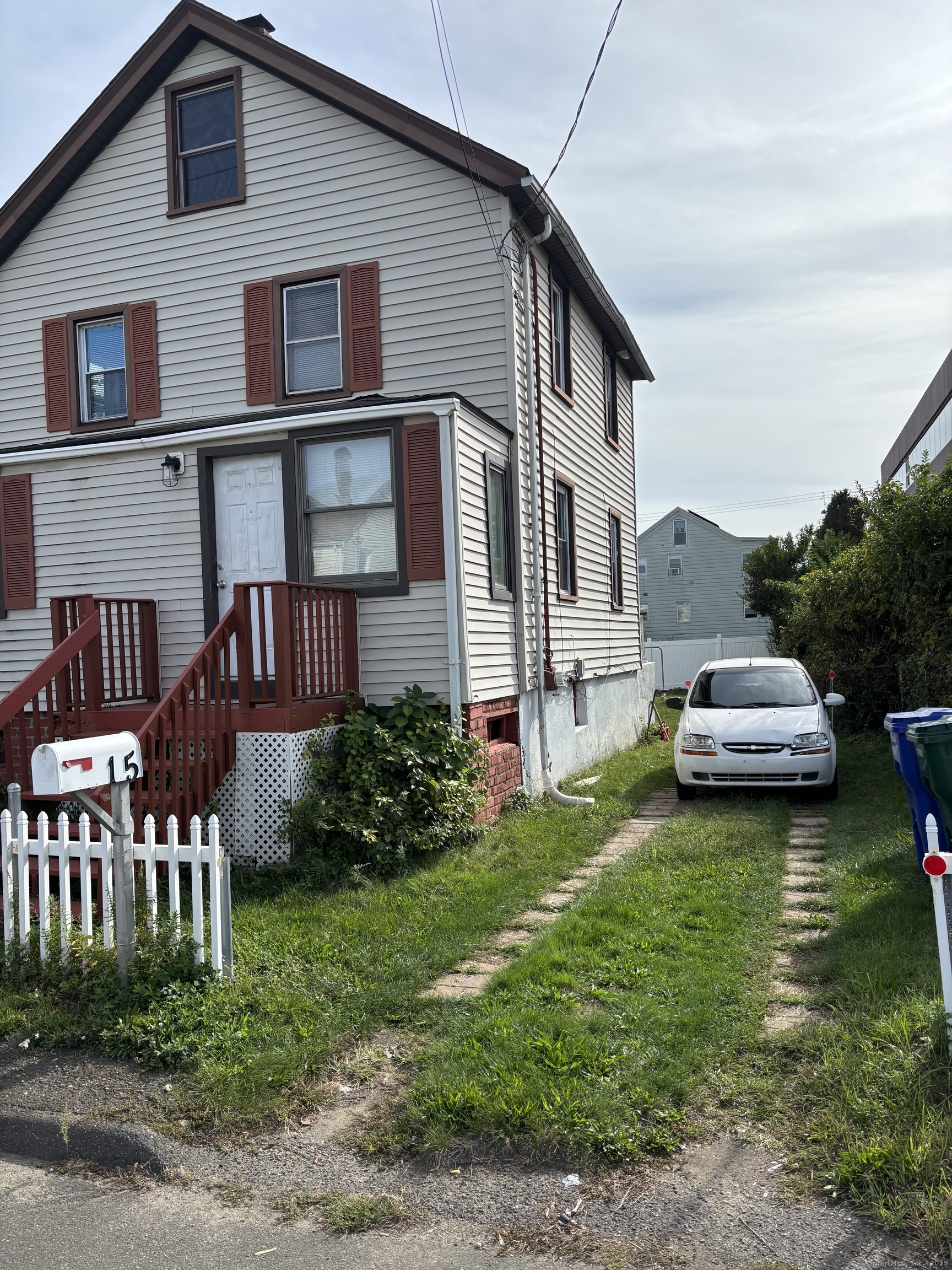 15 Harding Avenue Stratford, CT 06615 - Photo 2 of 38 a front view of a house with garden