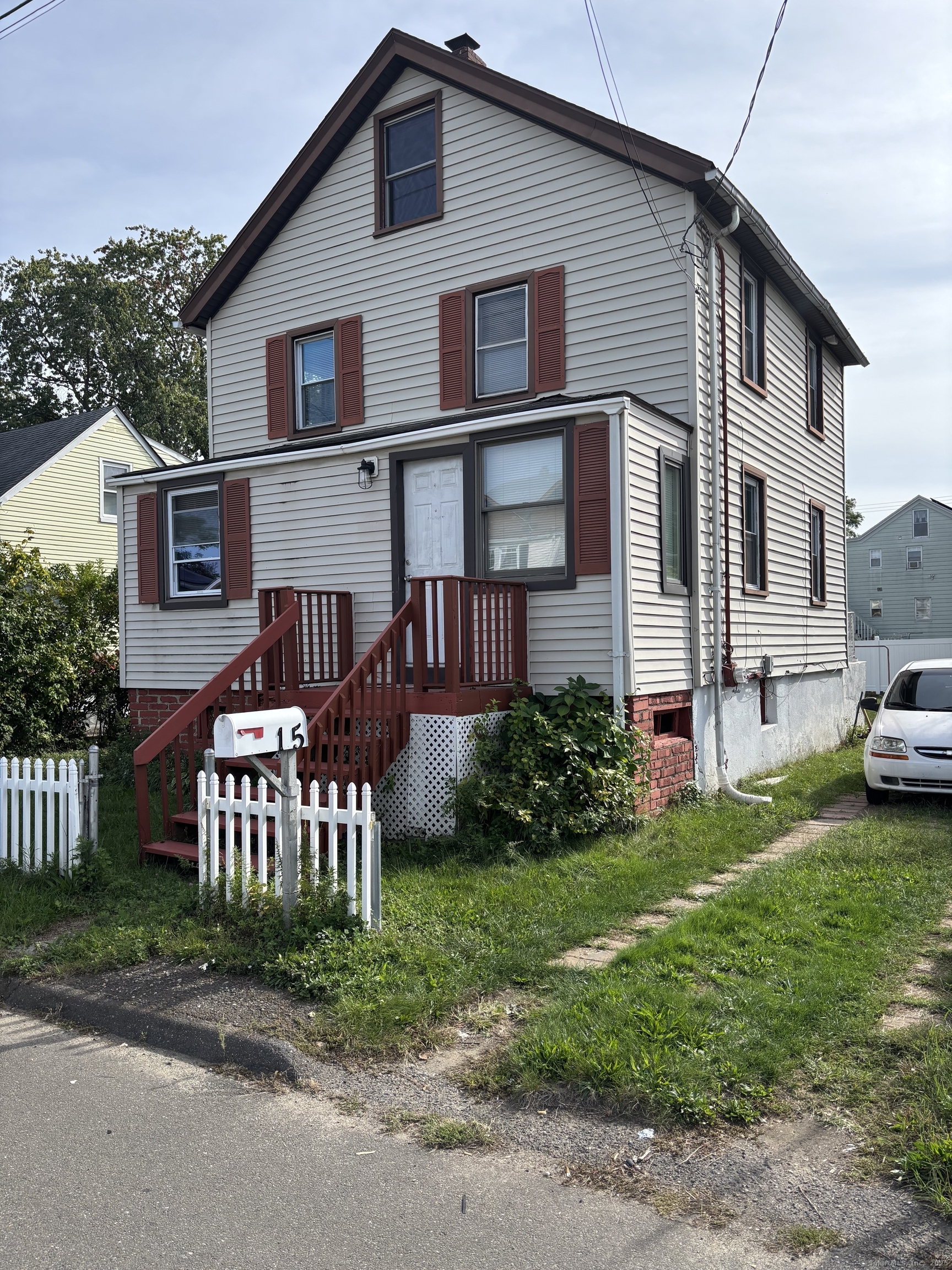 15 Harding Avenue Stratford, CT 06615 - Photo 21 of 38 a front view of a house with garden