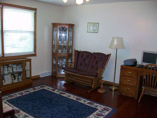 1503 West Queens Court Road Peoria, IL 61614 - Photo 4 of 14 Gallery Image 4