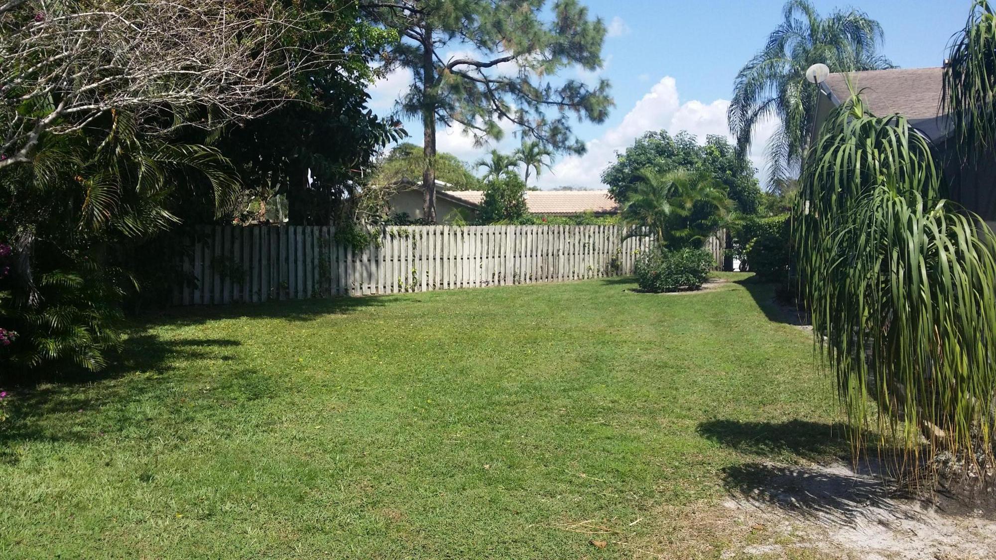 3201 Northwest 27th Terrace Boca Raton, FL 33434 - Photo 5 of 20 Large Side Yard