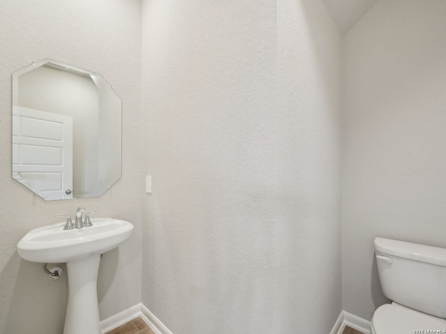 6422 Prince Howard San Antonio, TX 78239 - Photo 11 of 28