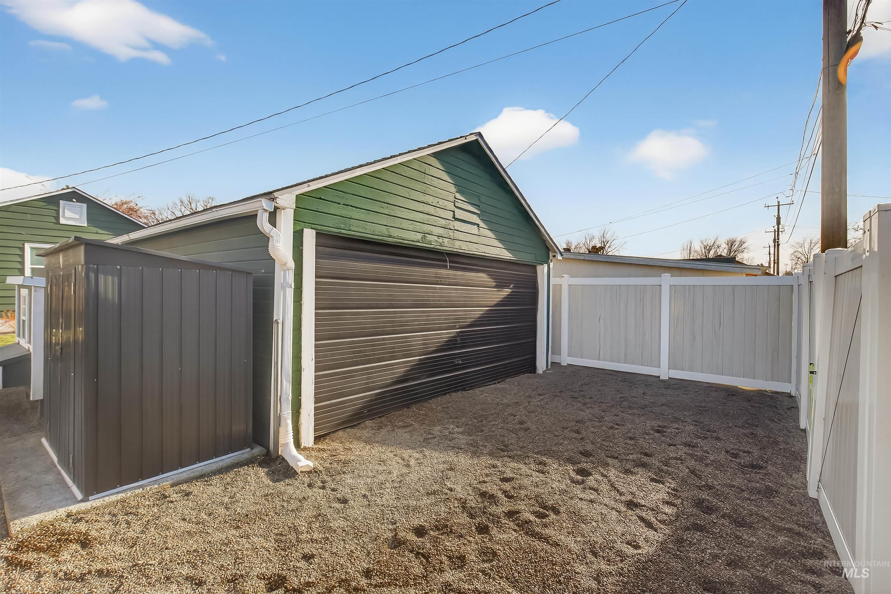 810 3rd Street Clarkston, WA 99403 - Photo 40 of 46 View of garage