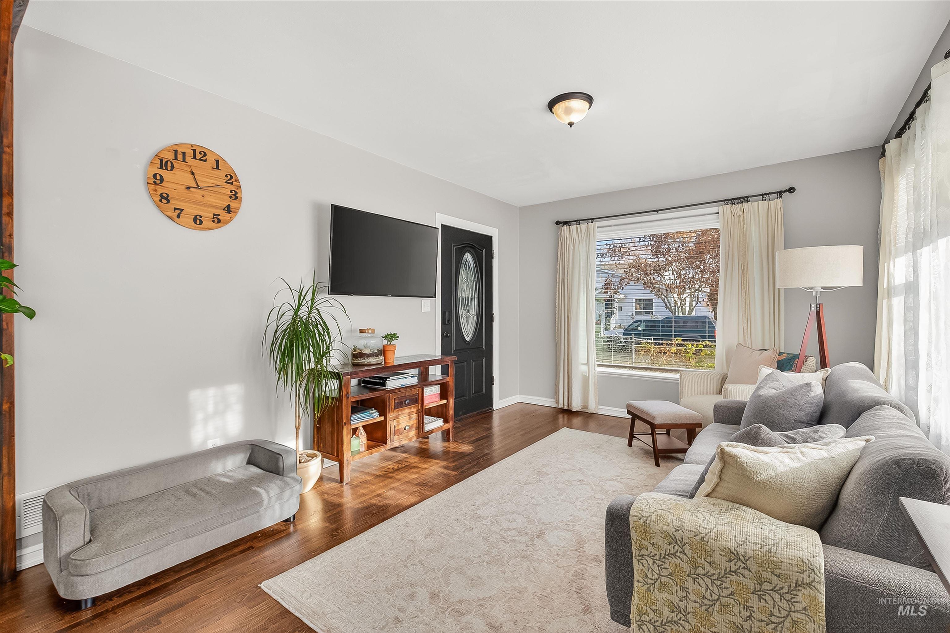 810 3rd Street Clarkston, WA 99403 - Photo 5 of 46 Living room featuring wood finished floors