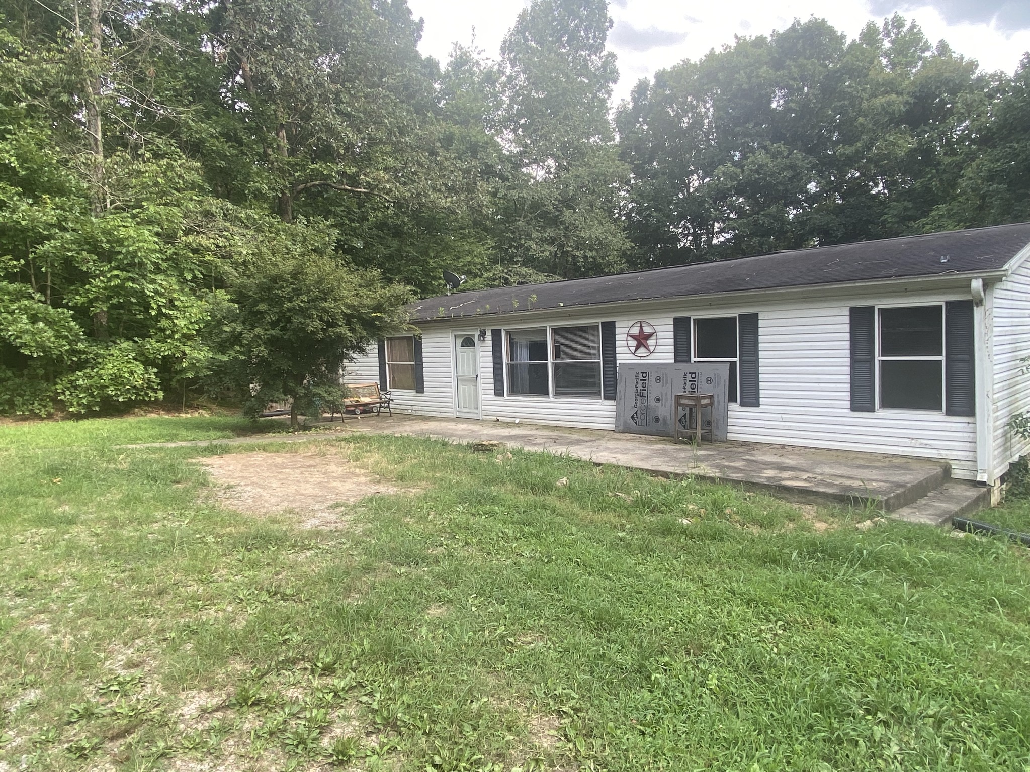 4100 Spring Valley Road Cumberland City, TN 37050 - Photo 1 of 3 Gallery Image 1