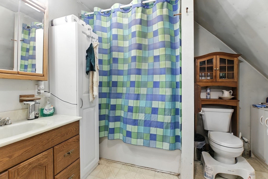 2 Lyons Street Springfield, MA 01151 - Photo 32 of 39 Gallery Image 32