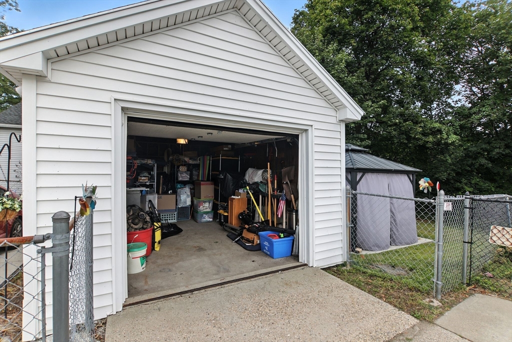 2 Lyons Street Springfield, MA 01151 - Photo 33 of 39 Gallery Image 33