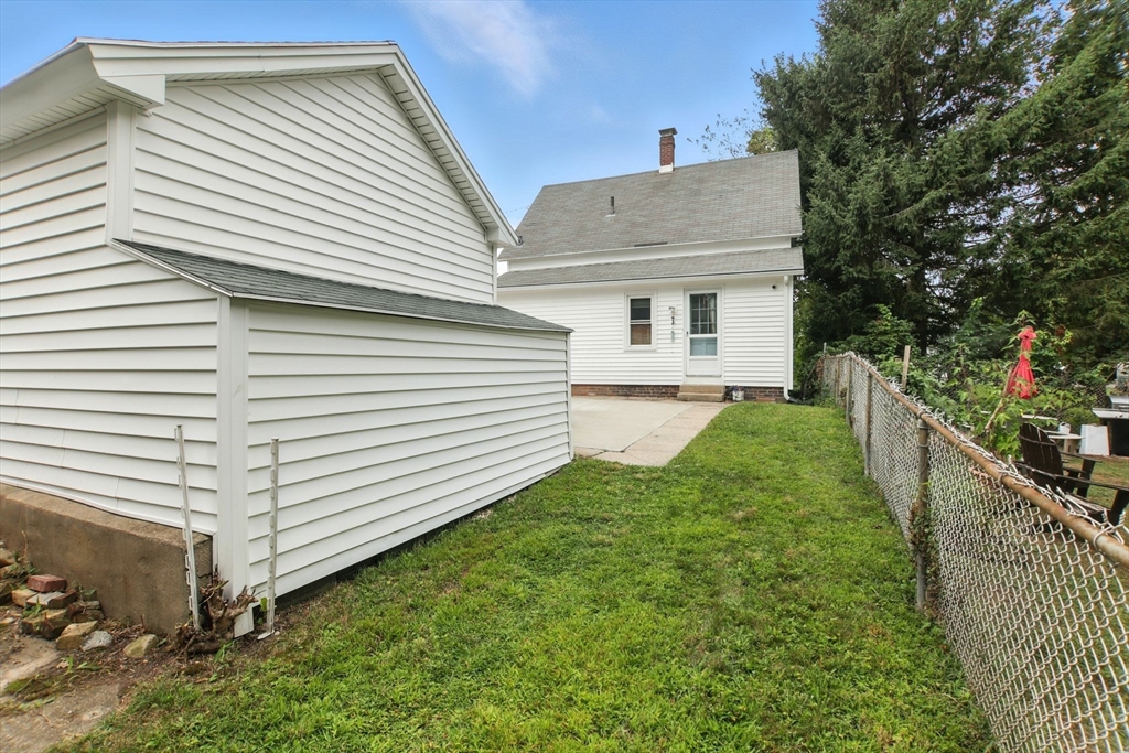 2 Lyons Street Springfield, MA 01151 - Photo 35 of 39 Gallery Image 35