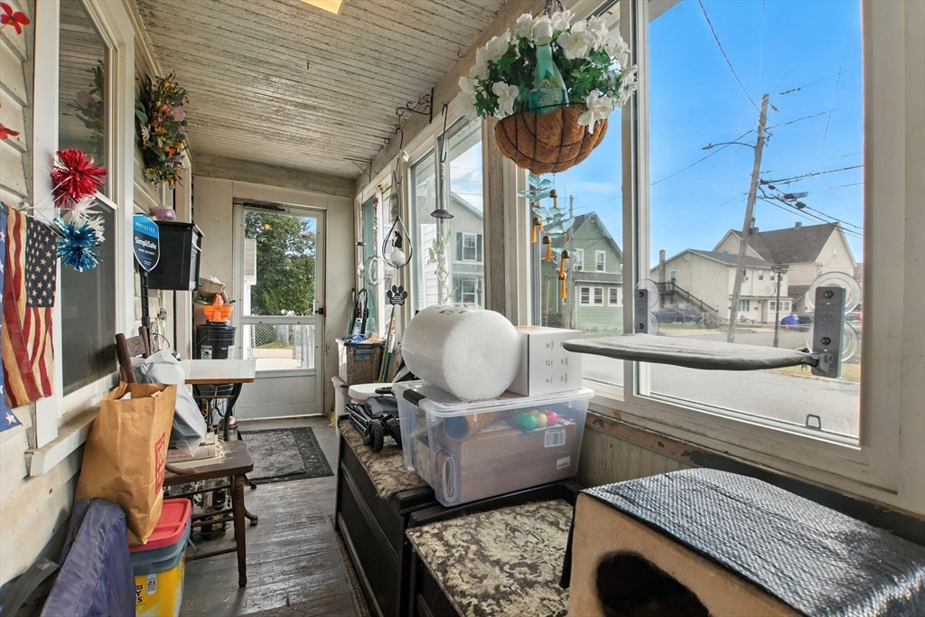 2 Lyons Street Springfield, MA 01151 - Photo 8 of 39 Gallery Image 8