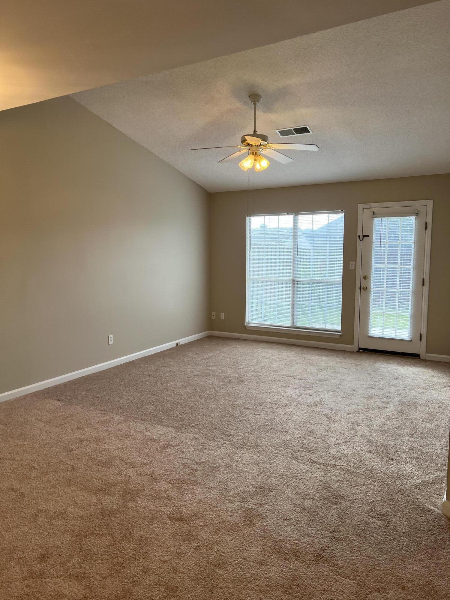 17 Macaulay Place Augusta, GA 30907 - Photo 4 of 25 962BD5ED-F26B-4837-922A-8C87C72BDC2A