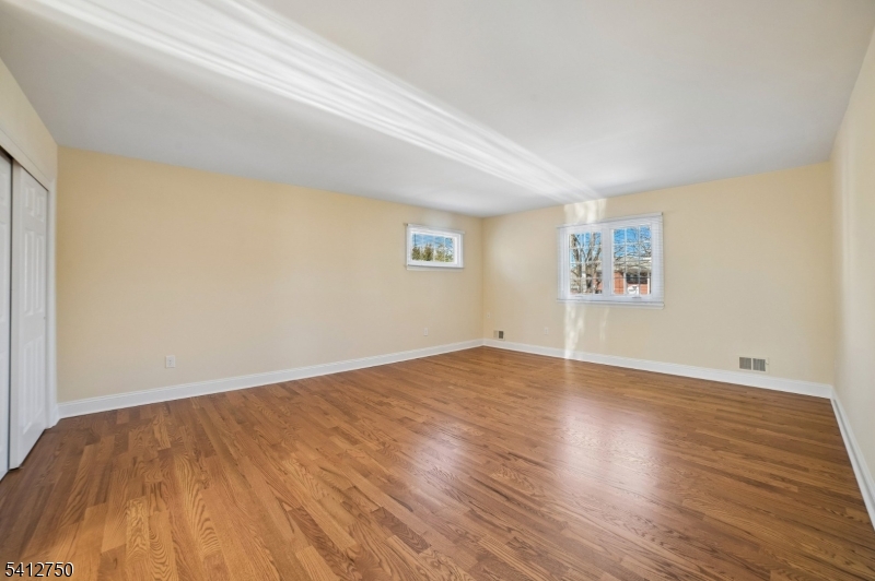 50 Pinewood Crescent Berkeley Heights, NJ 07922 - Photo 23 of 41
