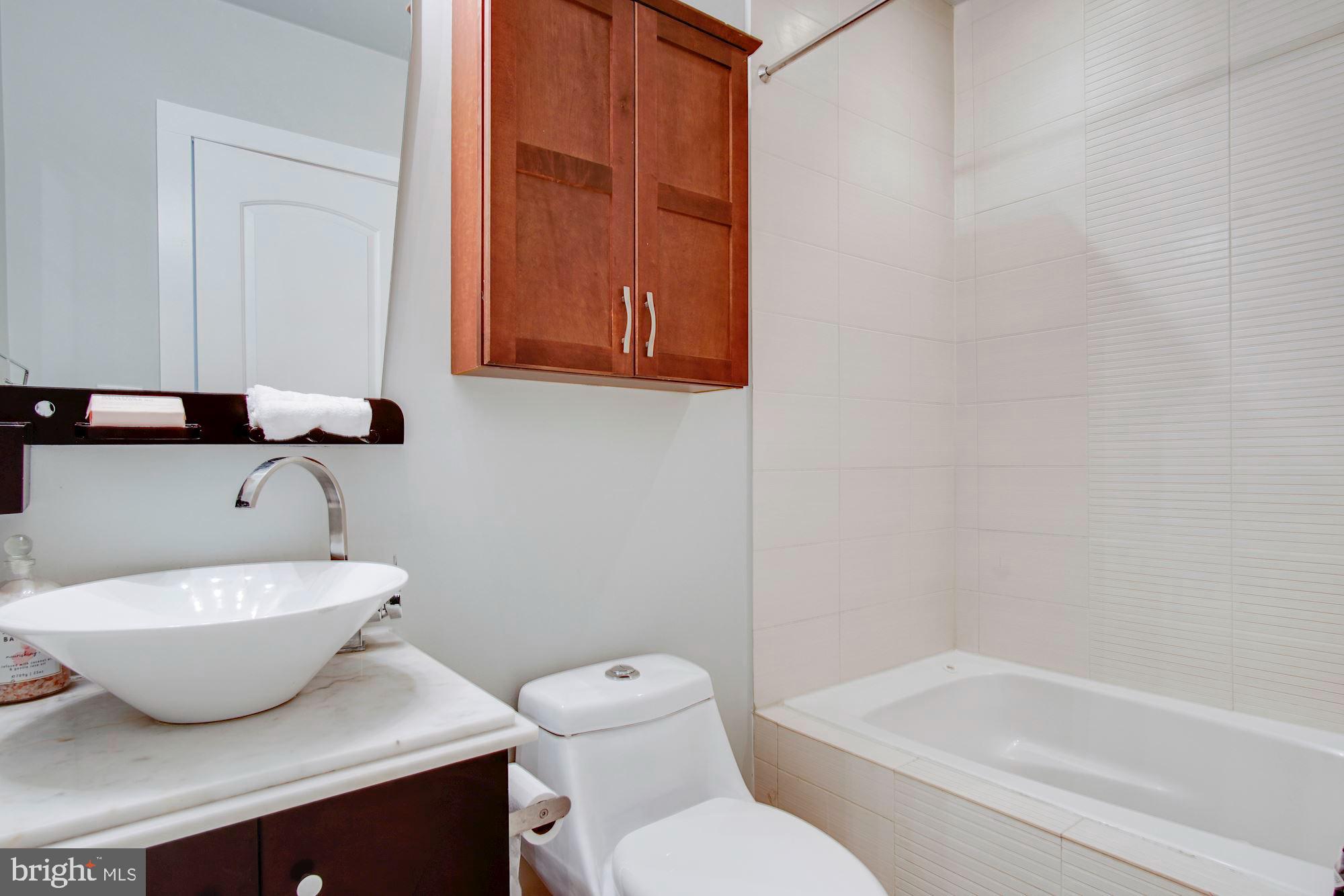 1409 G Street Northeast, Unit 21 Washington, DC 20002 - Photo 19 of 27 Owner's suite bathroom