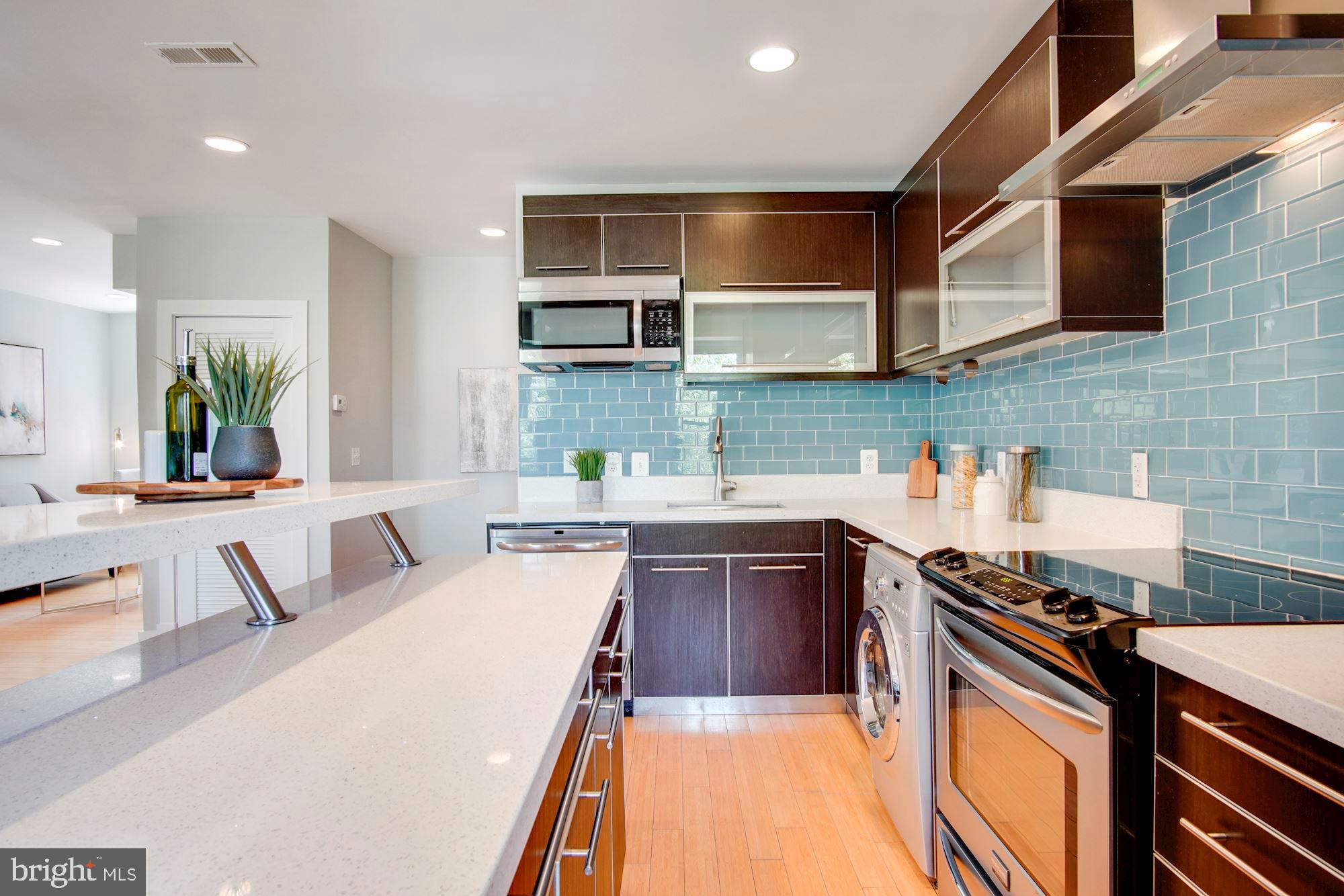 1409 G Street Northeast, Unit 21 Washington, DC 20002 - Photo 7 of 27 Modern kitchen makes this kitchen a joy to cook in