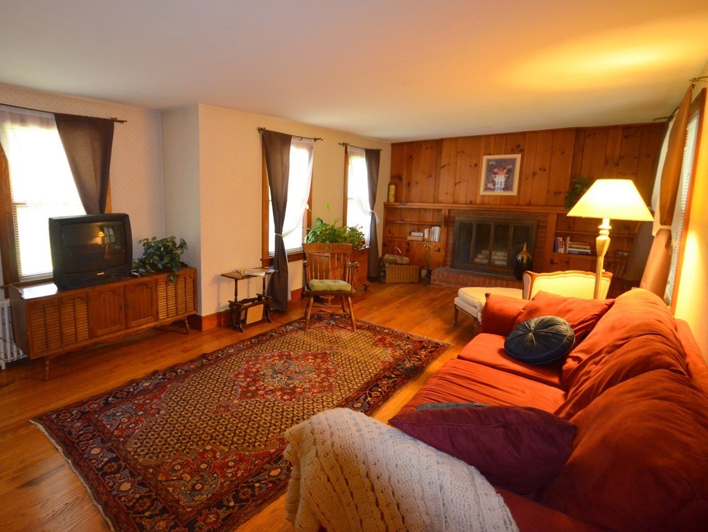 100 Pomeroy Lane Amherst, MA 01002 - Photo 3 of 30 Gallery Image 3