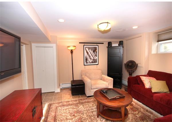 15 Hollywood Road Boston, MA 02132 - Photo 23 of 29 Gallery Image 23