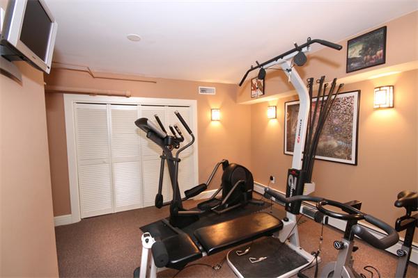 15 Hollywood Road Boston, MA 02132 - Photo 24 of 29 Gallery Image 24