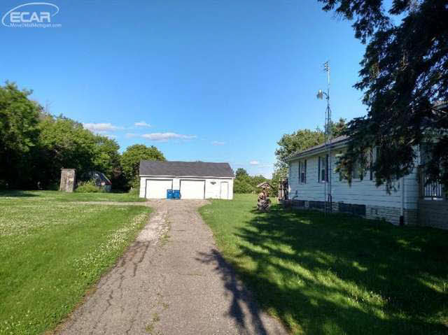 8317 South Jennings Road Swartz Creek, MI 48473 - Photo 17 of 17 20441483-16.JPG