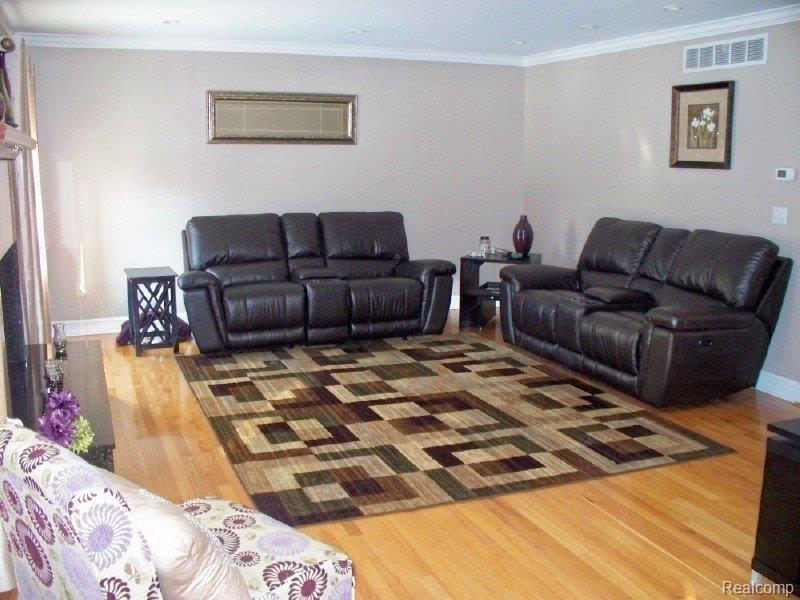 38651 8 Mile Road Livonia, MI 48152 - Photo 8 of 20 8 liv rm.jpg
