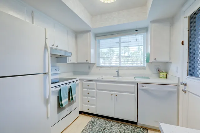 $5,500 | 50 Celestial Way, Unit 8E, Juno Beach, FL 33408