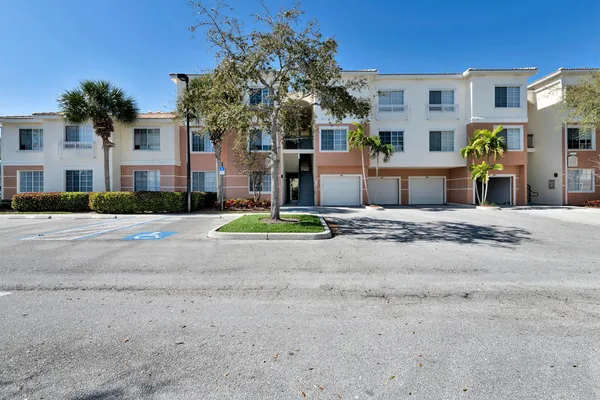 $2,600 | 1201 Myrtlewood Circle East, Palm Beach Gardens, FL 33418